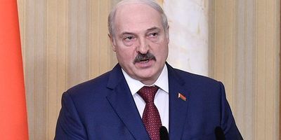 «Хай там і сидять»: Лукашенко проти повернення білорусів, які виїхали після попередження про пандемію