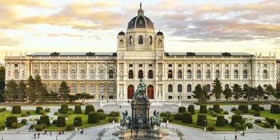 Австрія відкриє музеї з середини травня