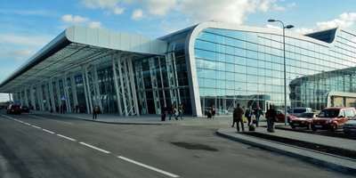 Аеропорт Львова відновлює роботу
